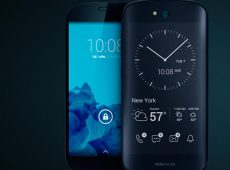 Dual-screen YotaPhone is out
