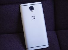 This update bumps up Android version to 8.0.0