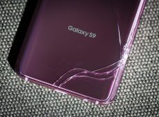 Self regenerating oleophobic coating