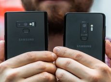 Horizontal camera setup together with heart-rate monitor on Galaxy S10