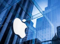 Here is Apple’s patent application for a foldable phone
