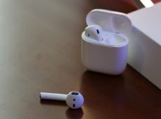 AirPods 2 coming at the beginning of April?